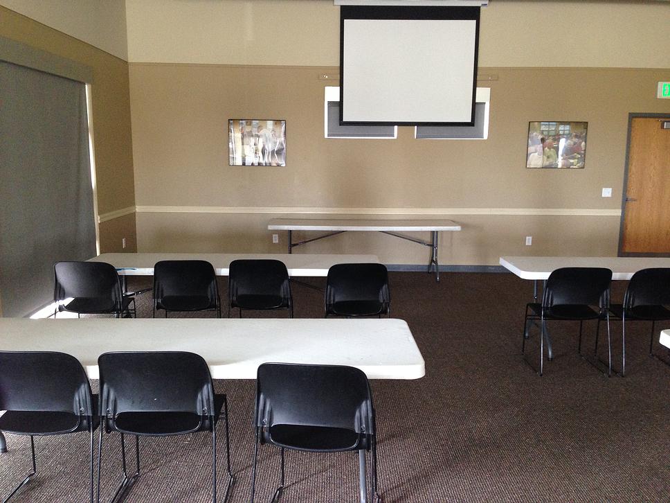 Rental Room with tables and chairs